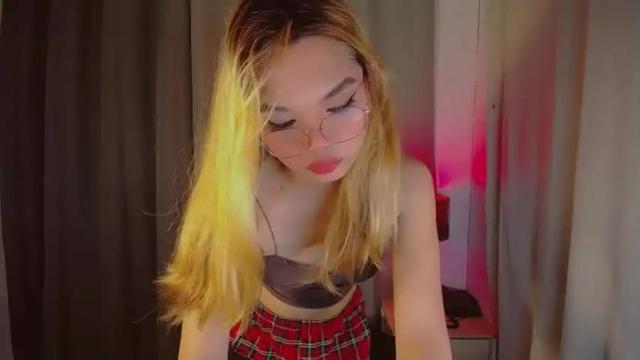 Image 8 of sweetmikaela20 Stream on Chaturbate on 15 months ago