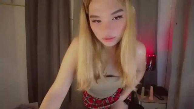 Image 6 of sweetmikaela20 Stream on Chaturbate on 15 months ago
