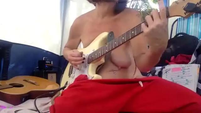 Image 12 of sweetnissapril Stream on Chaturbate on 18 months ago