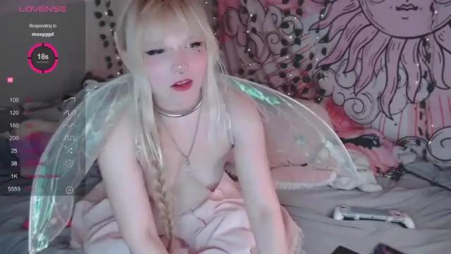 Image 4 of sweetprey Stream on Chaturbate on 19 months ago