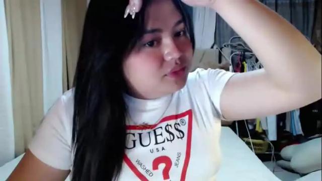Image 4 of sweetprincess_athena Stream on Chaturbate on 2 months ago