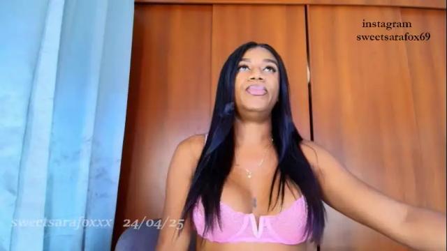 Image 8 of sweetsarafoxxx Stream on Chaturbate on 1 month ago