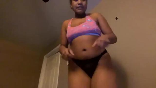Image 11 of sweetsimone99 Stream on Chaturbate on 22 months ago