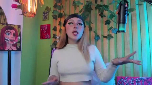 Image 3 of sweett_angeel Stream on Chaturbate on 21 months ago