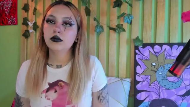 Image 6 of sweett_angeel Stream on Chaturbate on 21 months ago