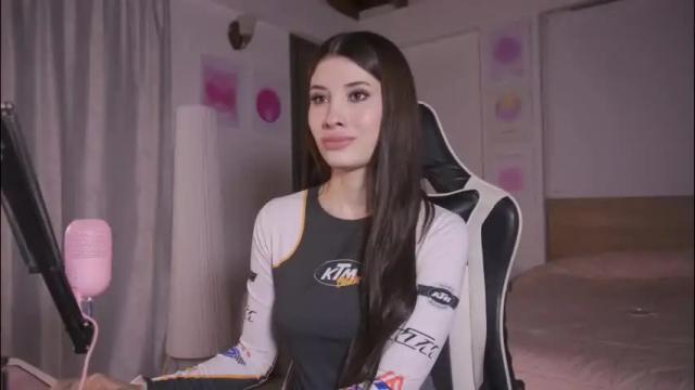 Image 2 of sweett_catt1 Stream on Chaturbate on 2 months ago