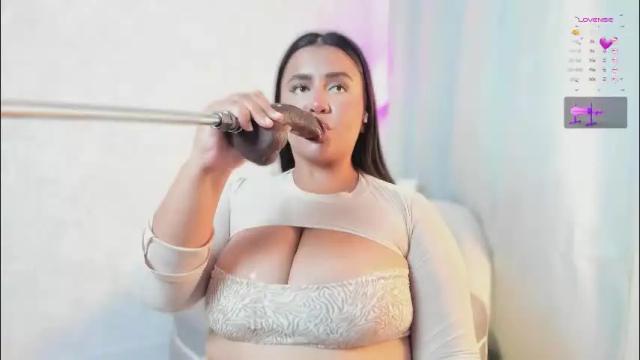 Image 2 of sweett_katty_ Stream on Chaturbate on 2 months ago