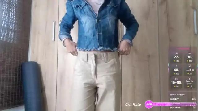 Image 4 of sweett_petite Stream on Chaturbate on 4 days ago