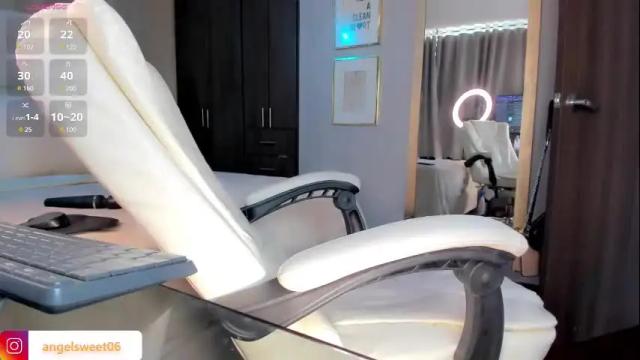 Image 12 of sweett_shinexx Stream on Chaturbate on 1 month ago