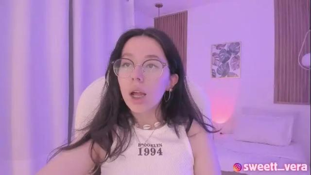Image 4 of sweett_vera Stream on Chaturbate on 1 month ago