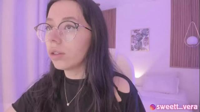Image 4 of sweett_vera Stream on Chaturbate on 1 month ago