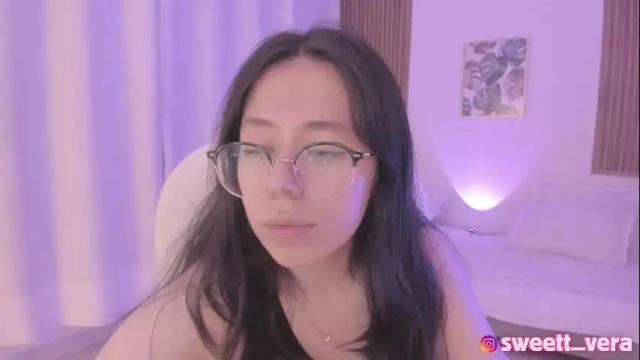 Image 10 of sweett_vera Stream on Chaturbate on 26 days ago