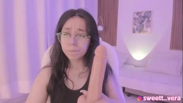Image 7 of sweett_vera Stream on Chaturbate on 26 days ago
