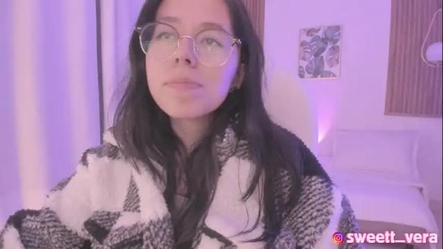 Image 12 of sweett_vera Stream on Chaturbate on 21 days ago