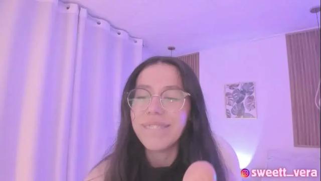 Image 10 of sweett_vera Stream on Chaturbate on 13 days ago