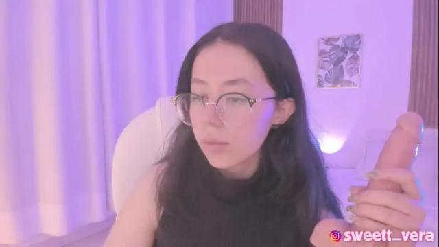 Image 8 of sweett_vera Stream on Chaturbate on 13 days ago