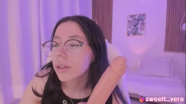 Image 12 of sweett_vera Stream on Chaturbate on 5 days ago