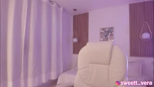 Image 3 of sweett_vera Stream on Chaturbate on 5 months ago