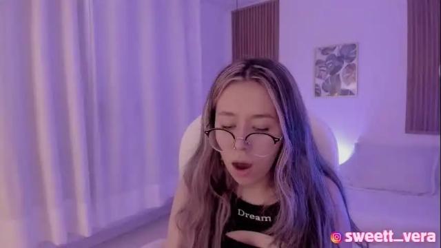 Image 8 of sweett_vera Stream on Chaturbate on 4 months ago