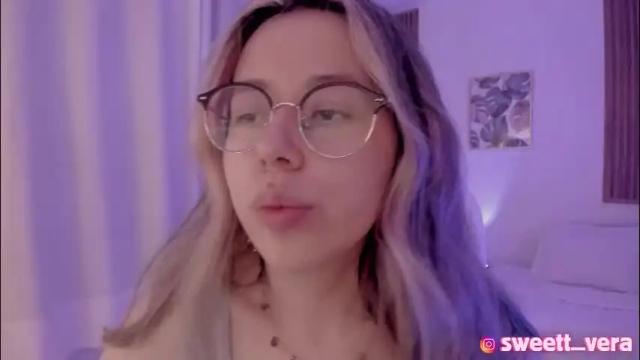 Image 2 of sweett_vera Stream on Chaturbate on 4 months ago
