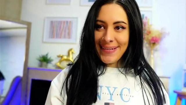 Image 11 of sweett_violet_ Stream on Chaturbate on 13 months ago