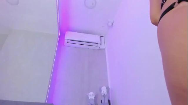Image 2 of sweettammy_ Stream on Chaturbate on 2 months ago