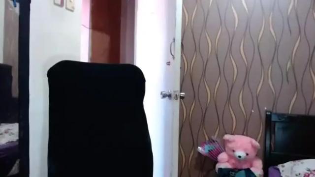Image 3 of sweettemptation Stream on Chaturbate on 15 months ago