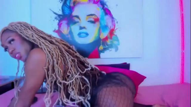 Image 2 of sweetts_skailer Stream on Chaturbate on 18 days ago