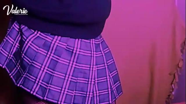 Image 2 of sweetvalerietinybig Stream on Chaturbate on 1 month ago