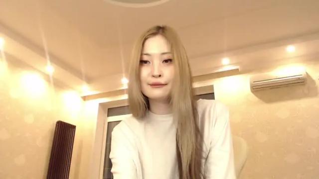 Image 2 of sweety_eun Stream on Chaturbate on 22 months ago