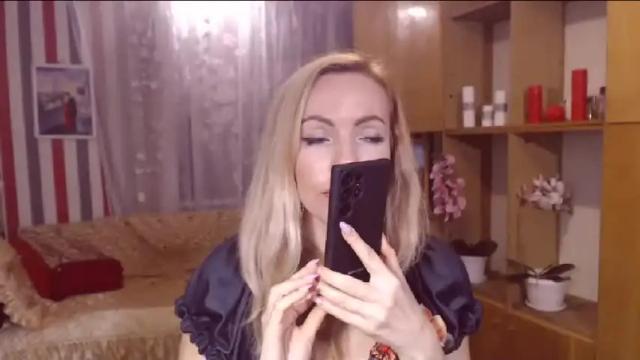 Image 8 of sweety_friend Stream on Chaturbate on 14 months ago