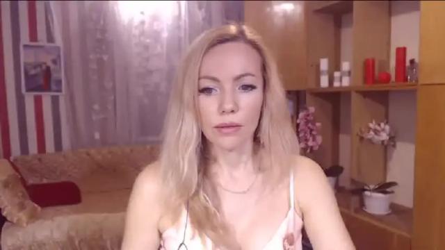 Image 2 of sweety_friend Stream on Chaturbate on 13 months ago