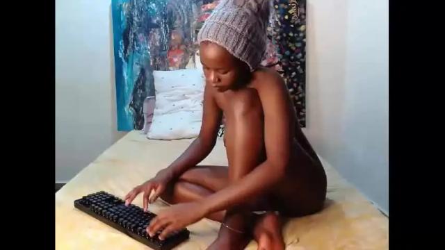 Image 4 of sweety_juliet01 Stream on Chaturbate on 21 months ago