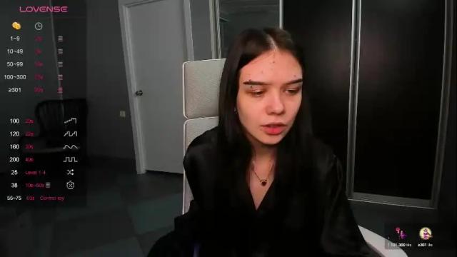Image 4 of sweetydeviliya Stream on Chaturbate on 25 days ago