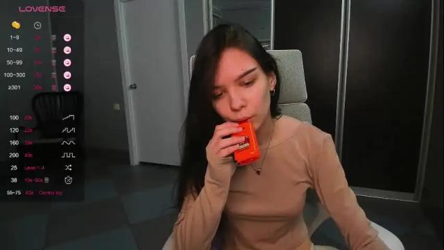 Image 10 of sweetydeviliya Stream on Chaturbate on 23 days ago