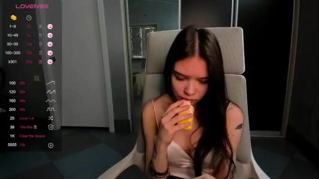 Image 12 of sweetydeviliya Stream on Chaturbate on 11 days ago