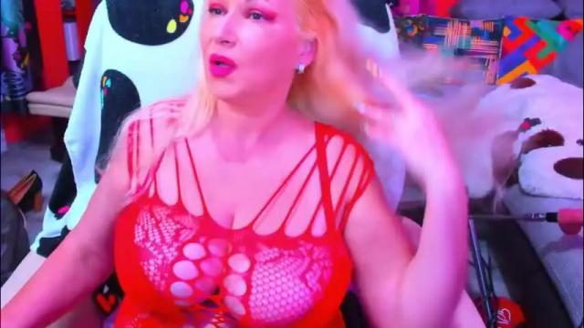 Image 2 of sweetylisahard Stream on Chaturbate on 3 months ago