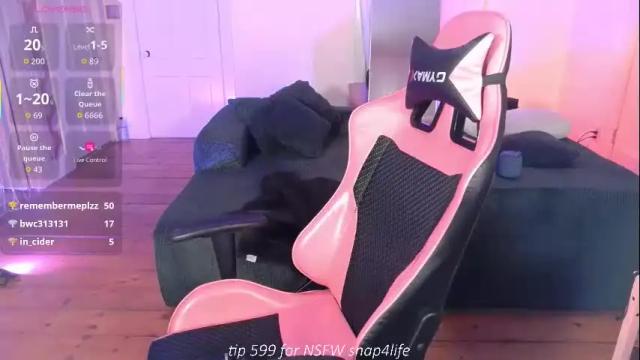 Image 10 of switchykitty Stream on Chaturbate on 9 days ago