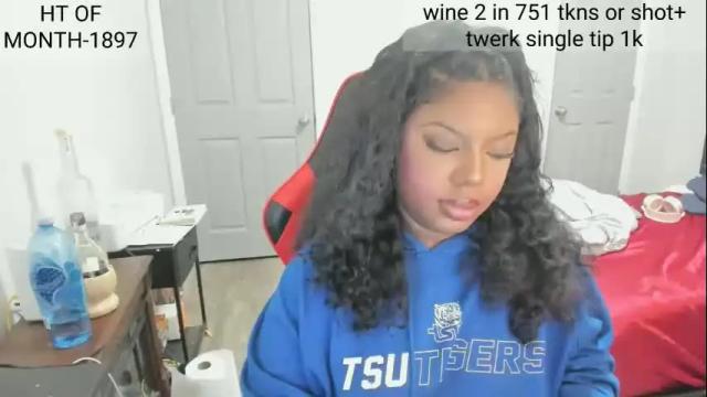 Image 2 of sxamleuy Stream on Chaturbate on 1 month ago