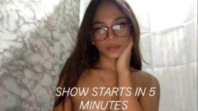 Image 2 of sylvyhxil Stream on Chaturbate on 15 days ago