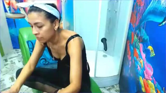 Image 2 of syntia_xxx Stream on Chaturbate on 14 months ago