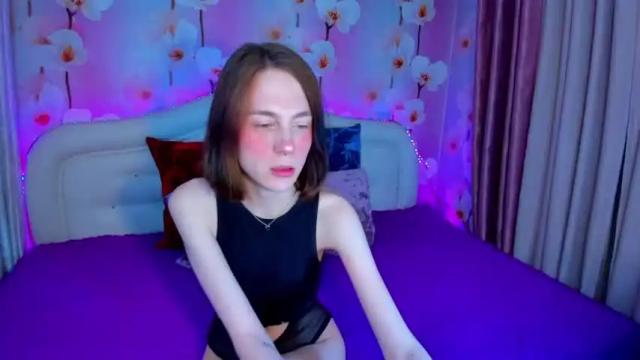 Image 7 of t33nseverina Stream on Chaturbate on 14 months ago