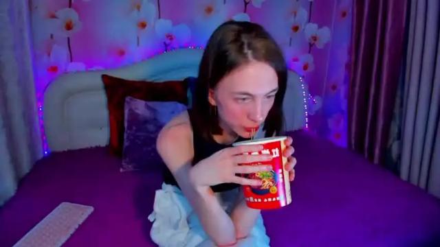 Image 8 of t33nseverina Stream on Chaturbate on 14 months ago