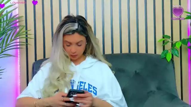 Image 4 of taahiraarabian Stream on Chaturbate on 1 month ago
