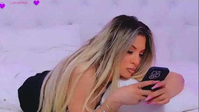 Image 4 of taahiraarabian Stream on Chaturbate on 1 month ago