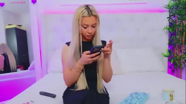 Image 3 of taahiraarabian Stream on Chaturbate on 7 days ago