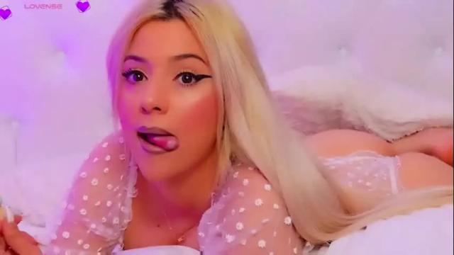 Image 11 of taahiraarabian Stream on Chaturbate on 6 days ago
