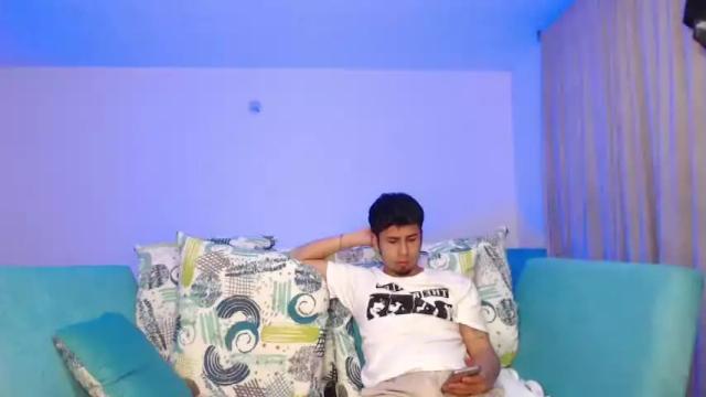 Image 11 of tainy_n_harley Stream on Chaturbate on 14 months ago