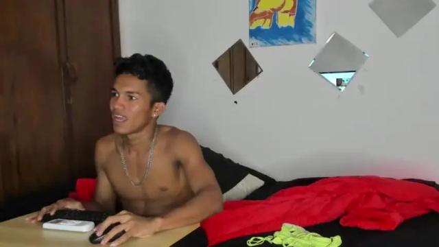 Image 6 of tairon_lau02 Stream on Chaturbate on 13 months ago
