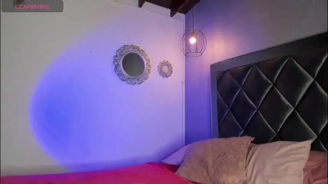 Image 4 of taissa_ Stream on Chaturbate on 1 month ago